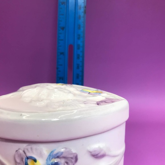 Vintage Ceramic Heart Trinket Box Raised Cameo Handcrafted Belle Epogue Japan - Picture 10 of 11